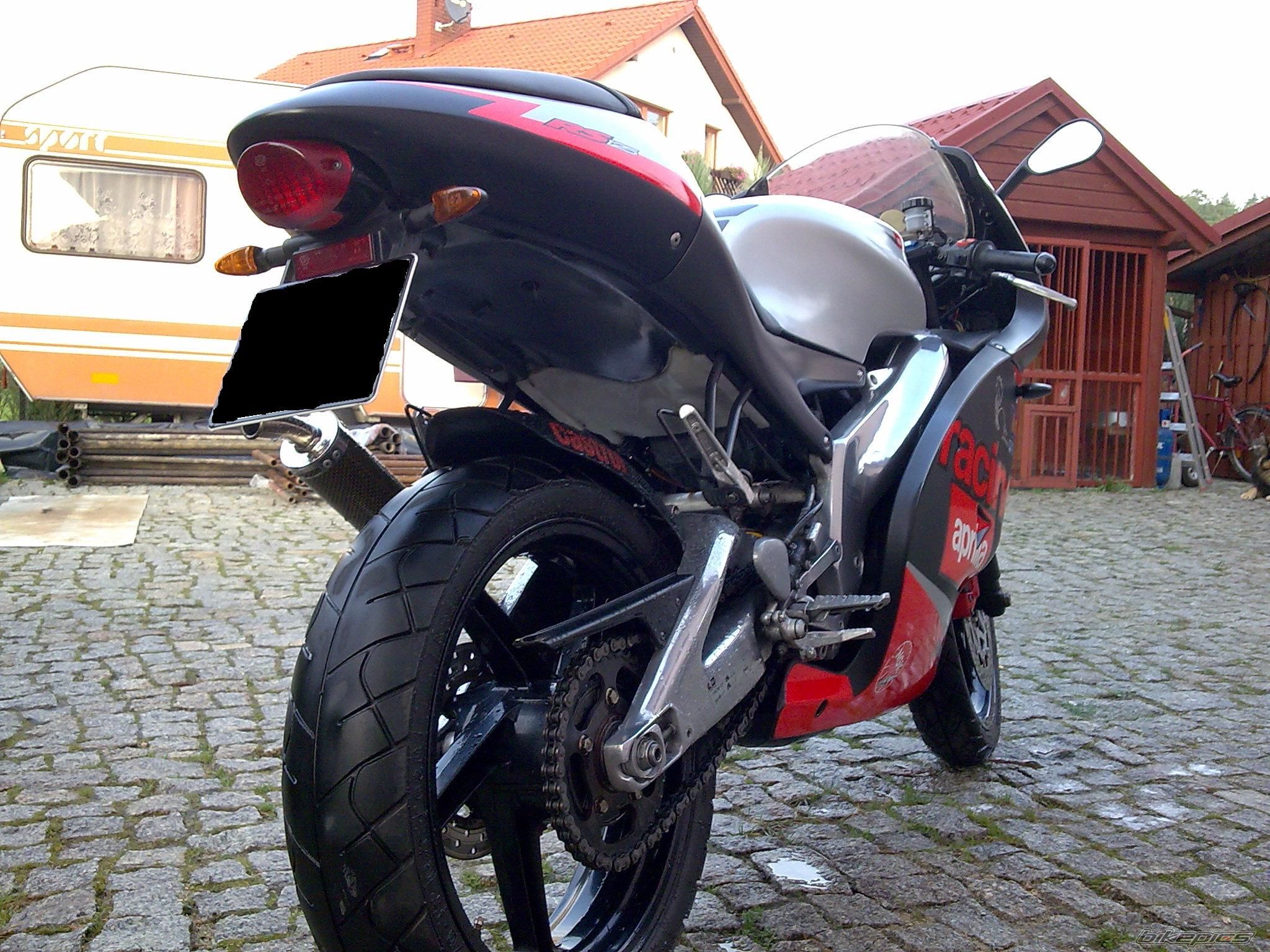 Photo 1495879