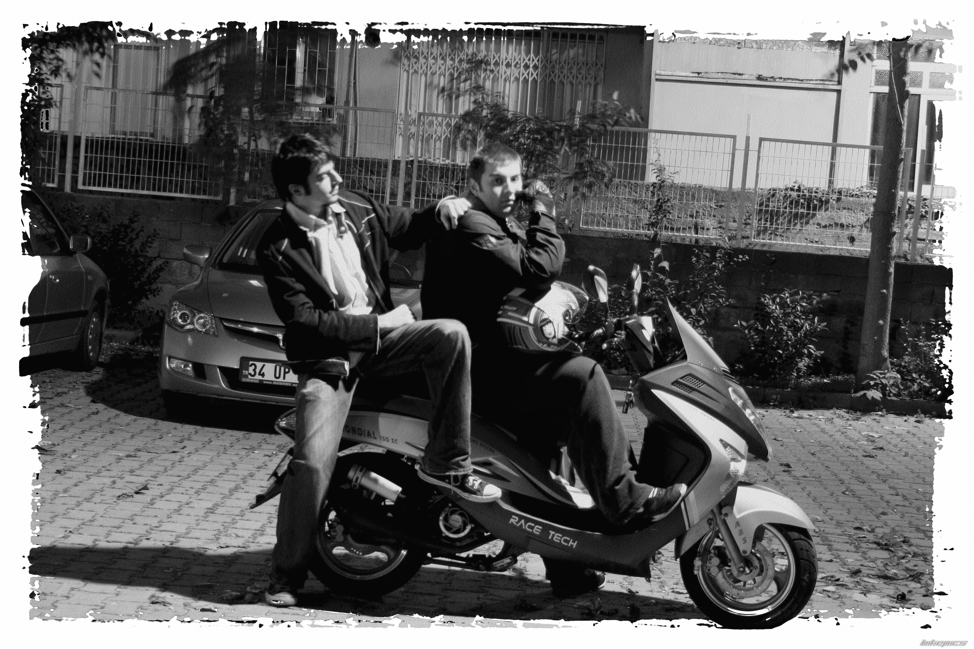 Photo 1495947