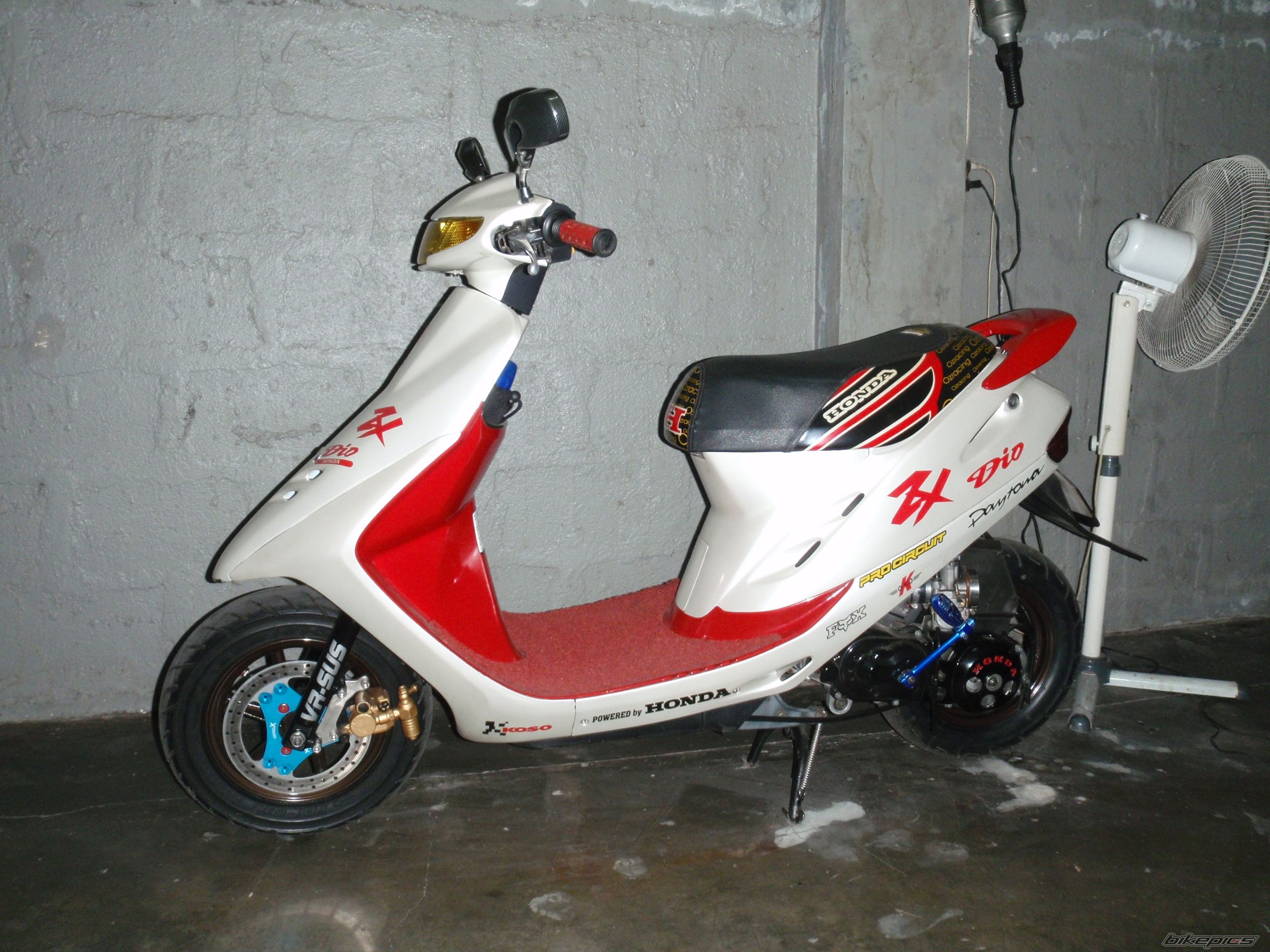Photo 1496218