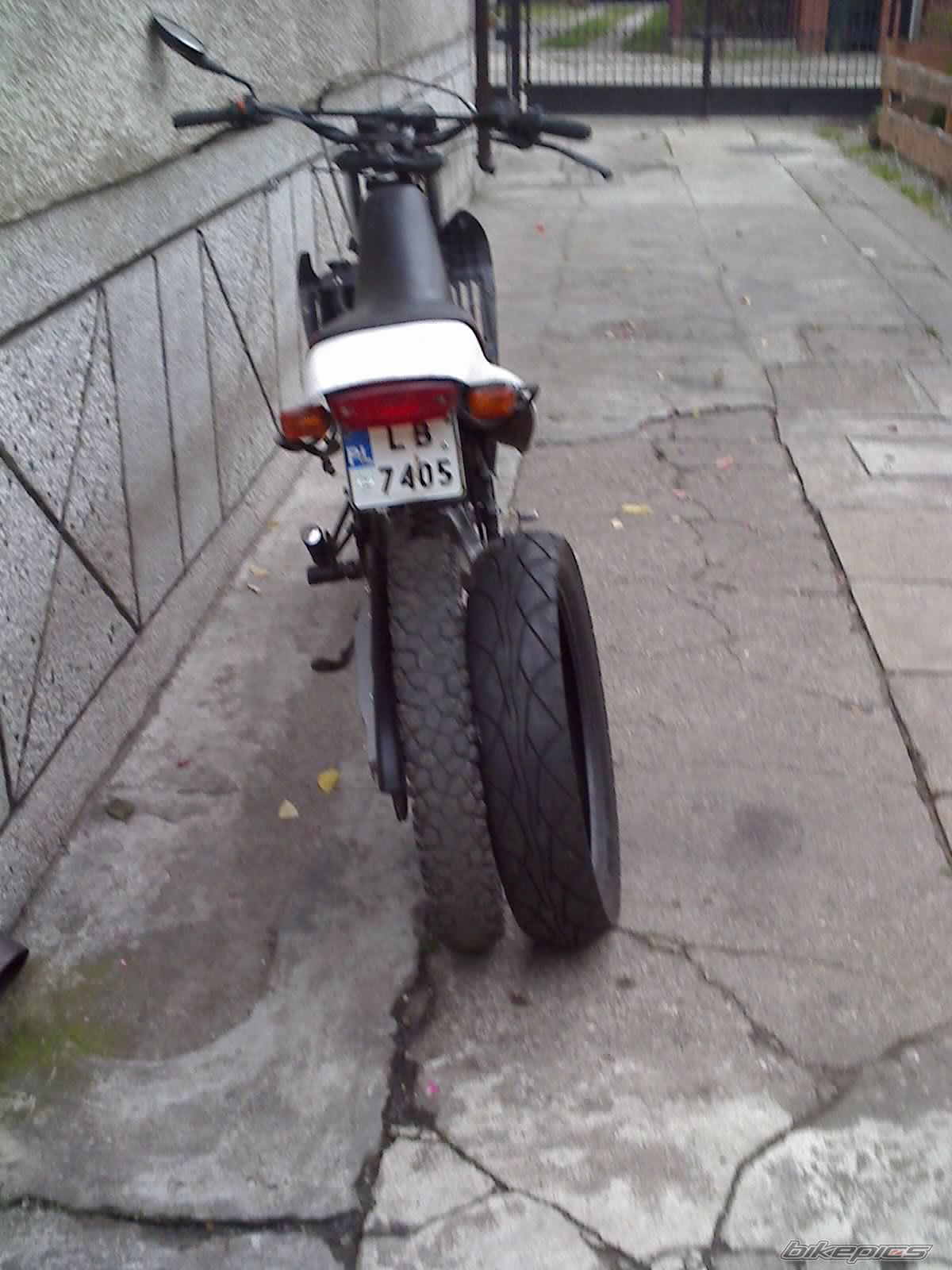 Photo 1496537