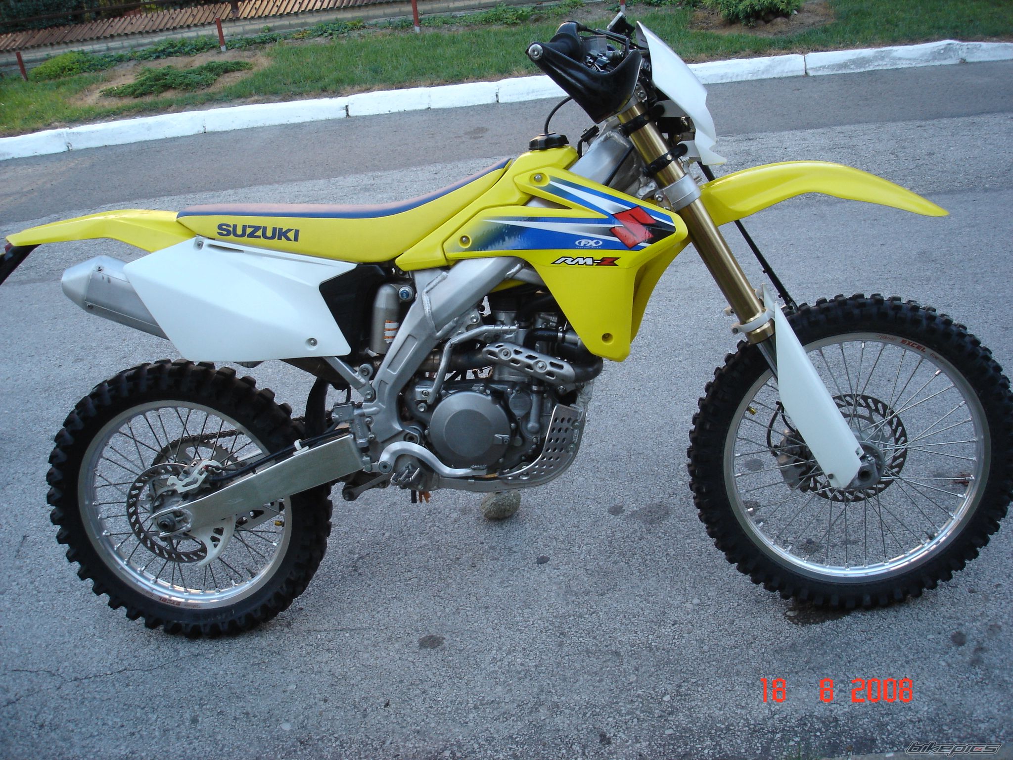 Photo 1496688