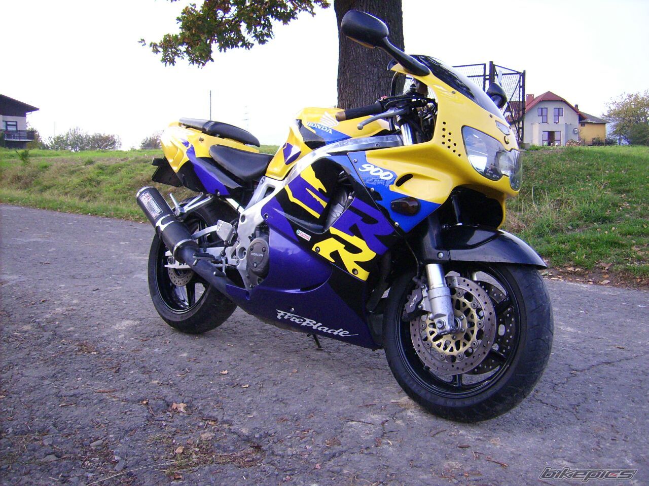 Photo 1496753