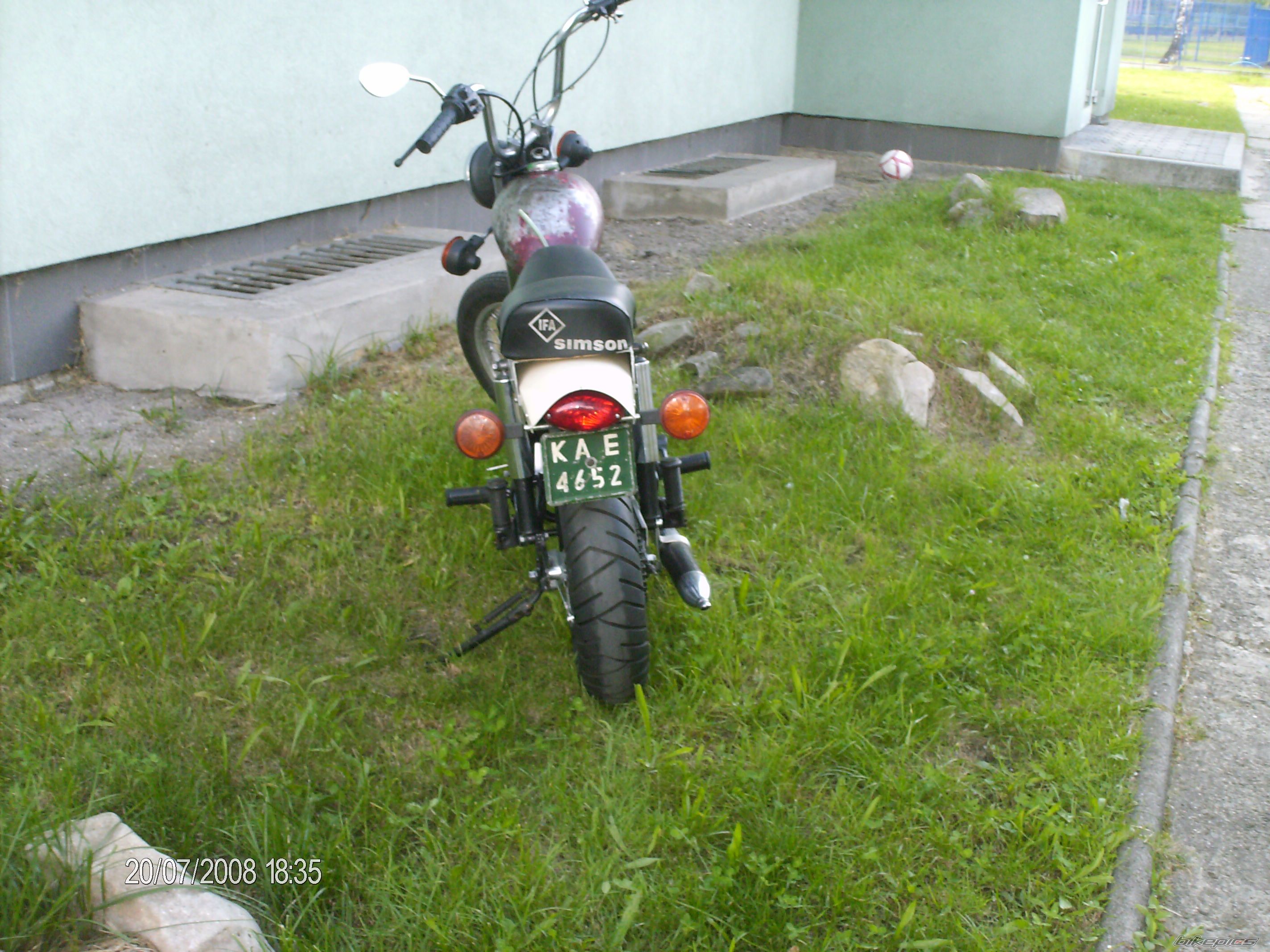 Photo 1496786