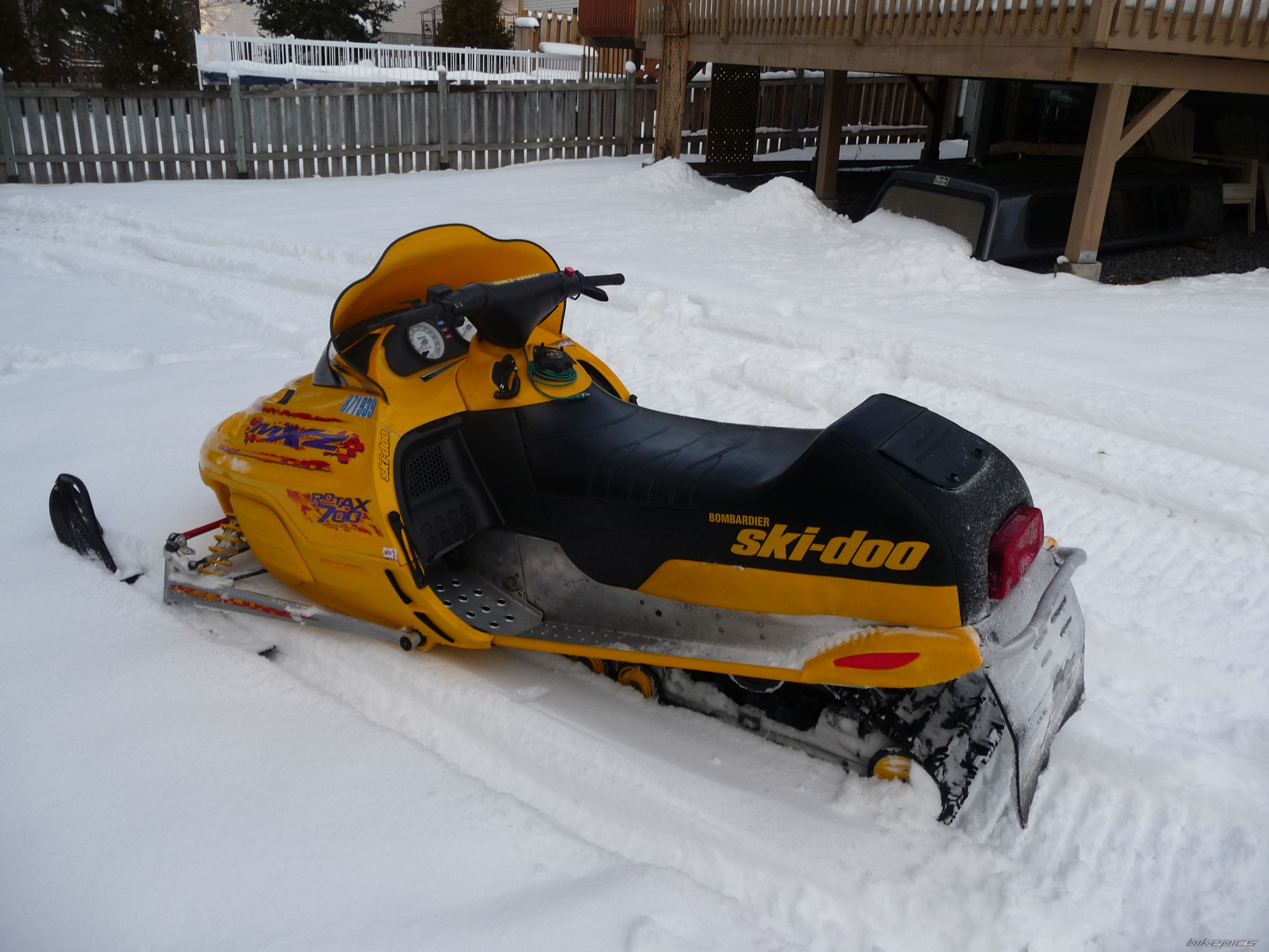 Photo 1496834