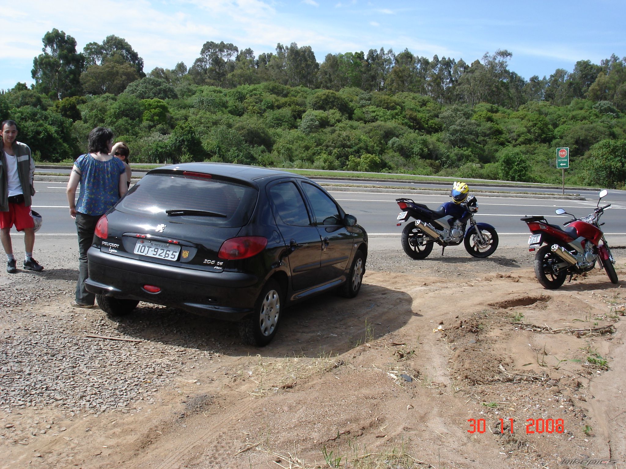 Photo 1496865