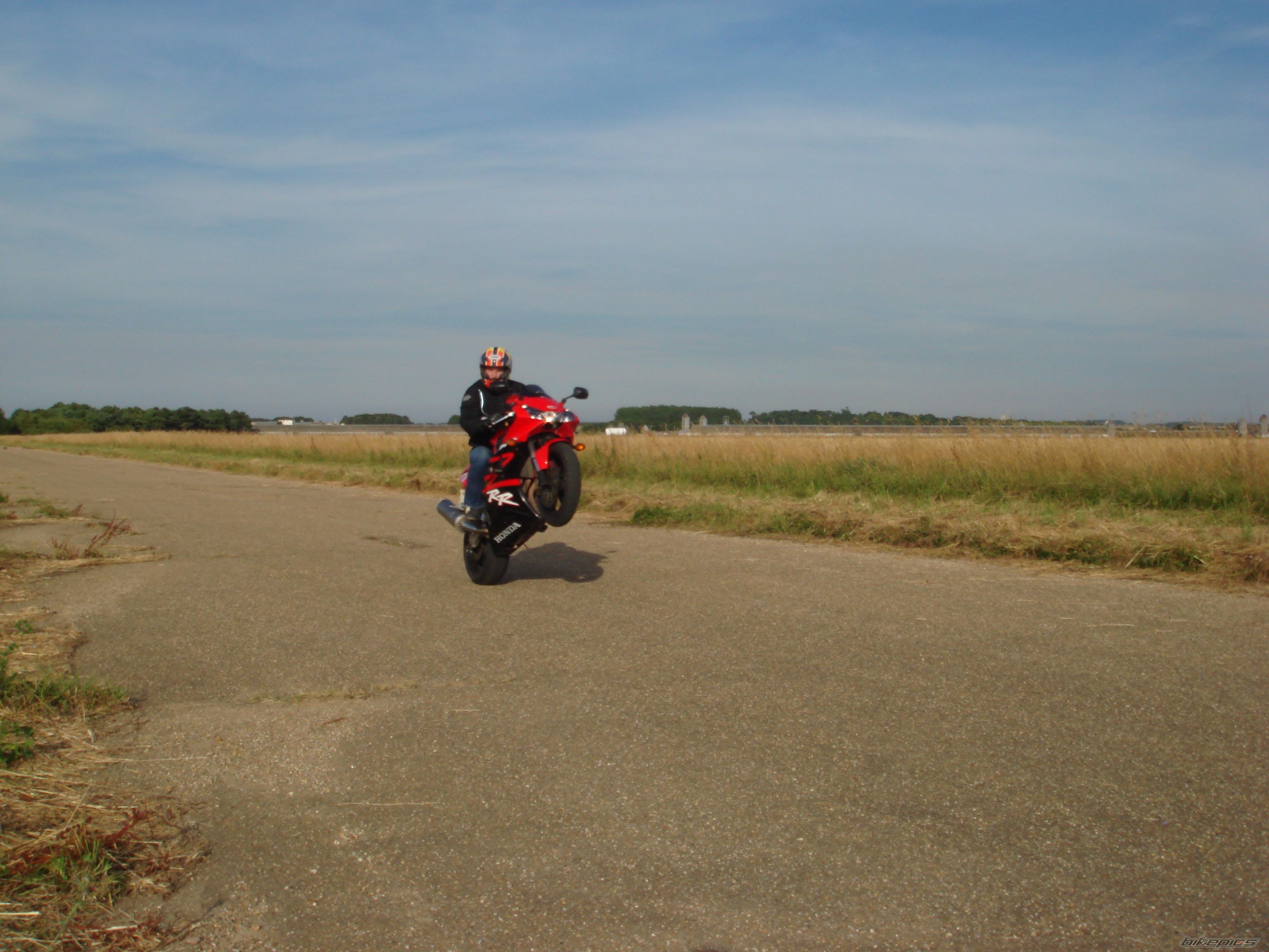 Photo 1496889