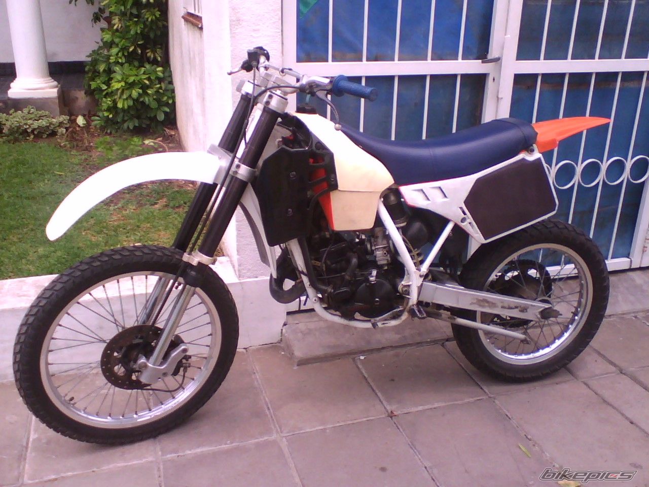 Photo 1497037
