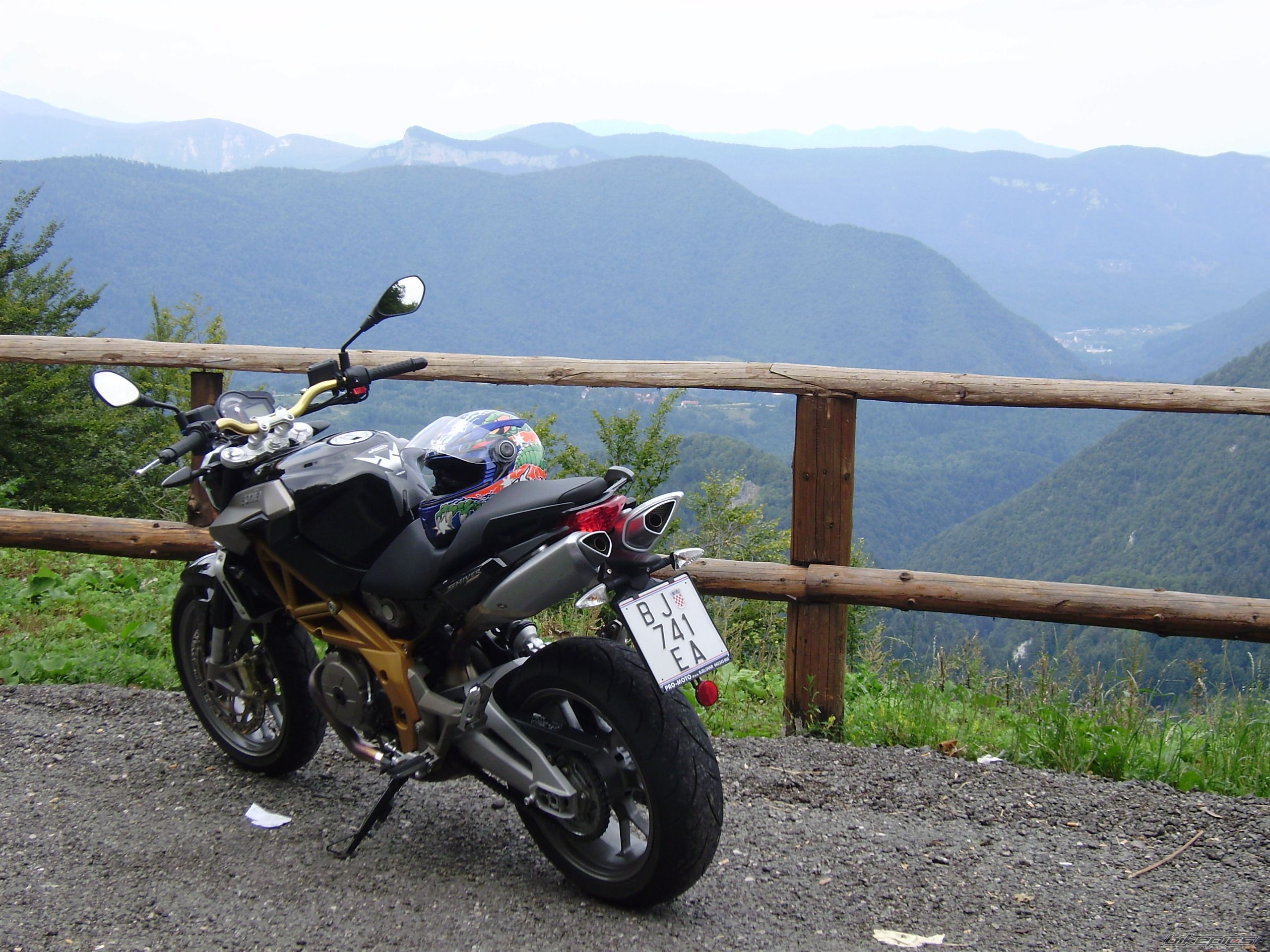 Photo 1497909