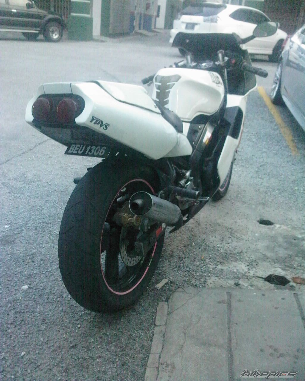 Photo 1498085