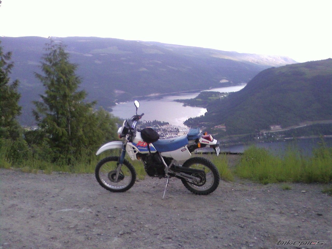 Photo 1498237