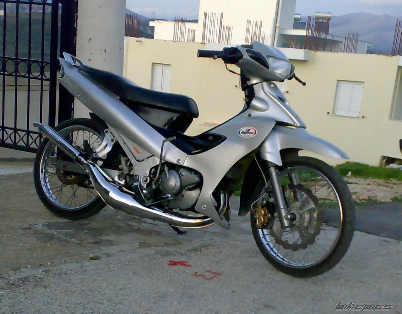 Photo 1498340
