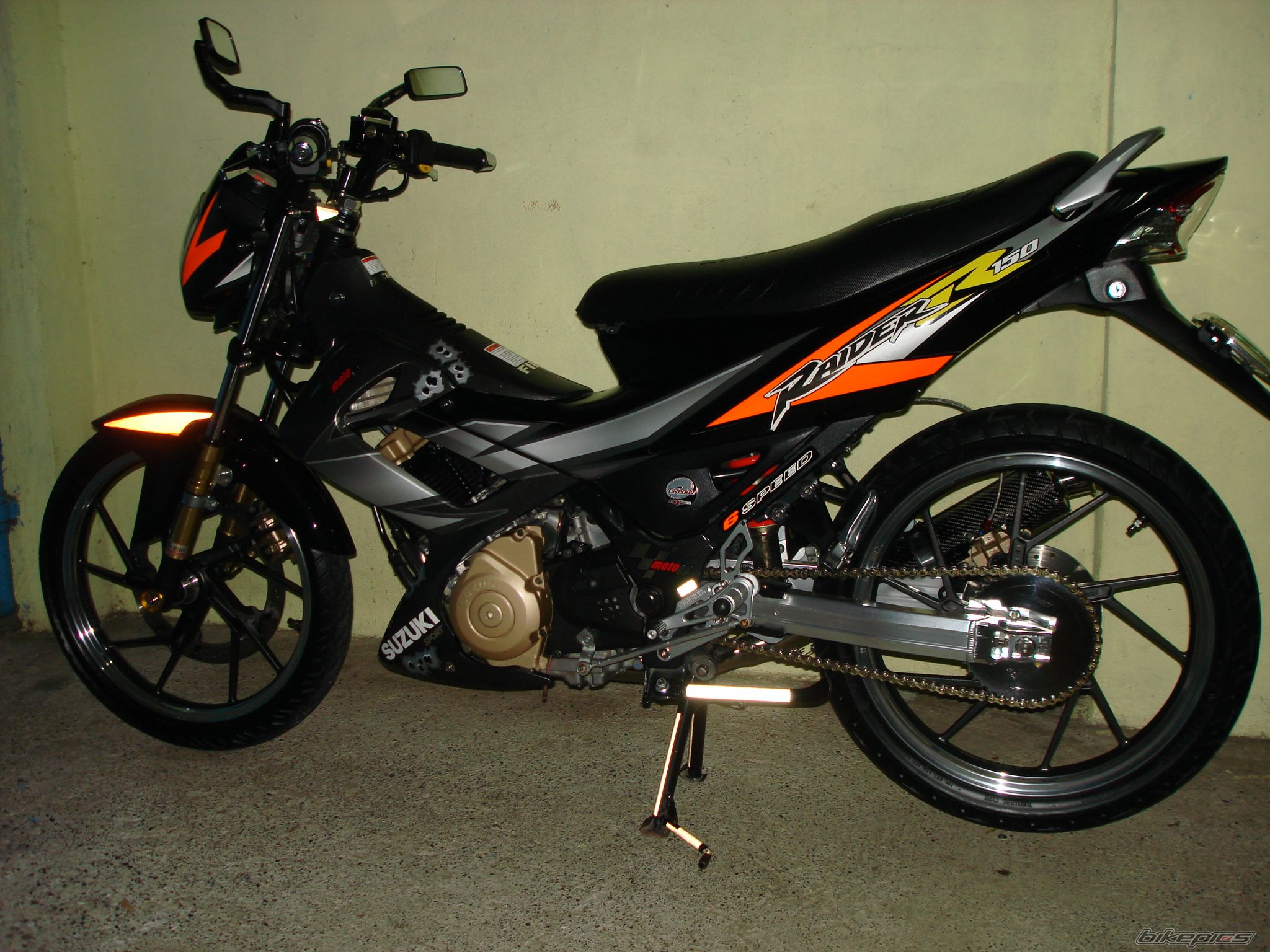 Photo 1498368