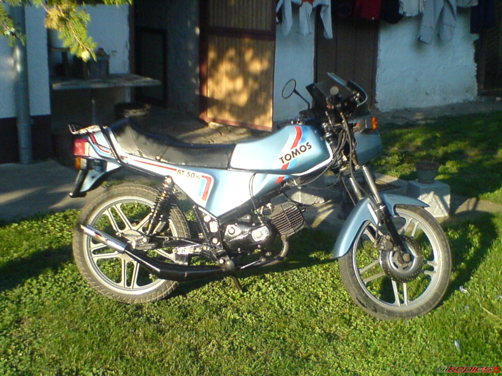 Photo 1498518
