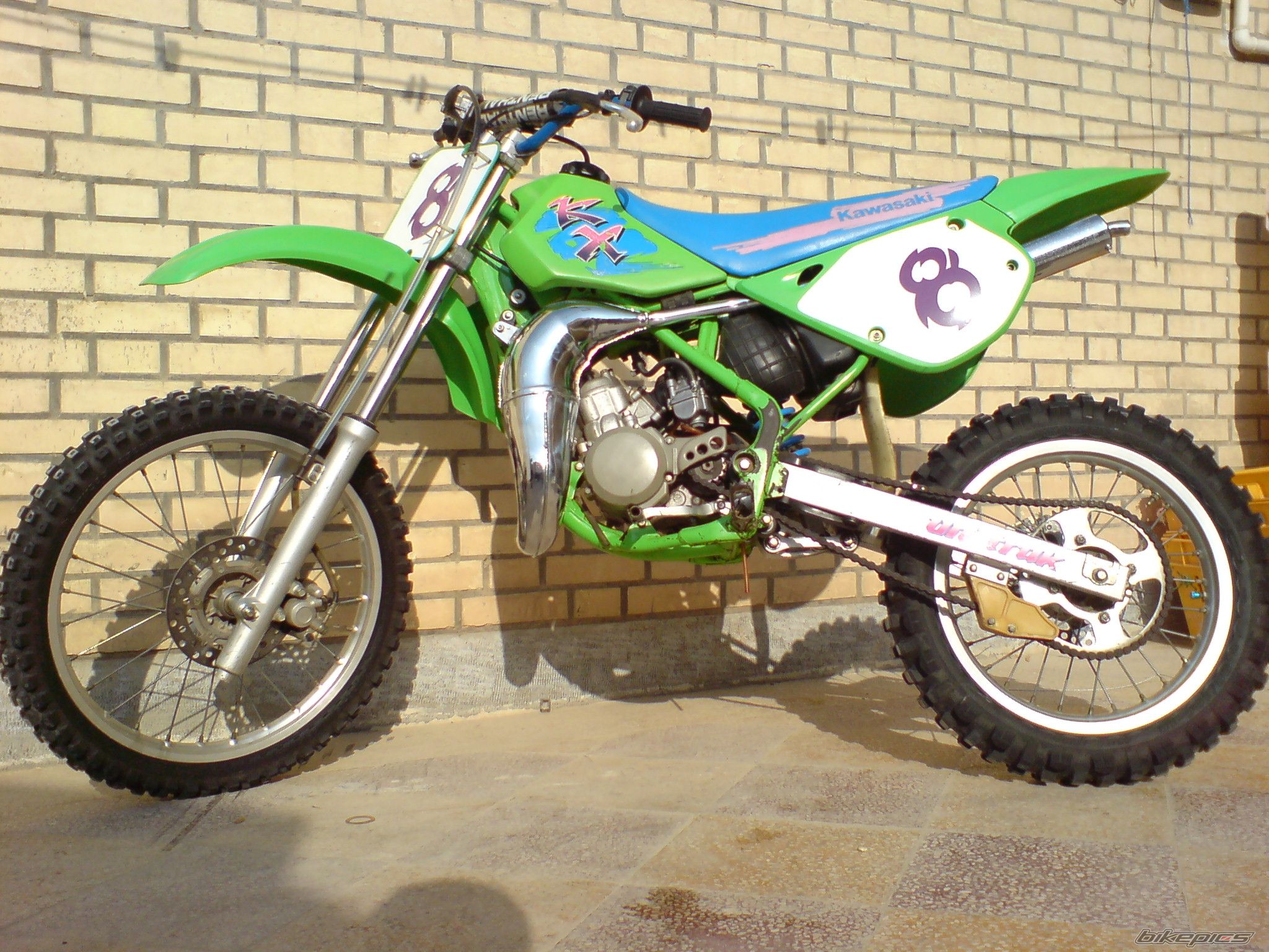 Photo 1498554