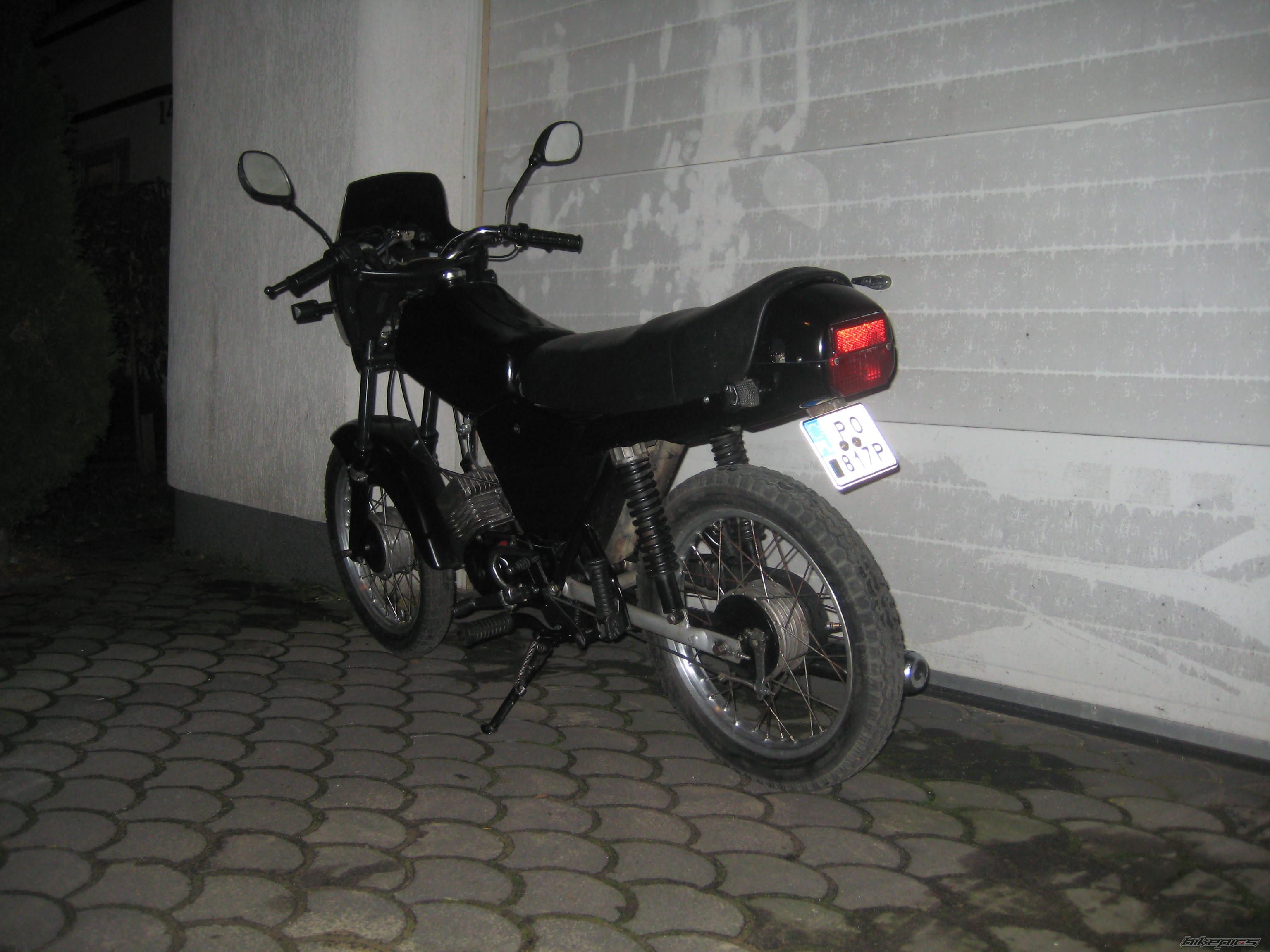 Photo 1498678