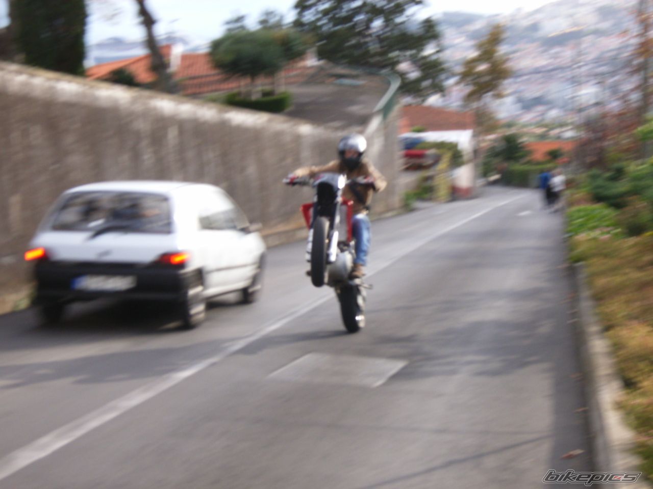 Photo 1498886