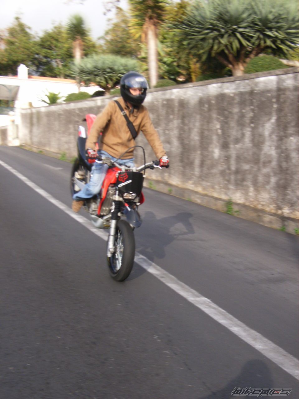 Photo 1498890