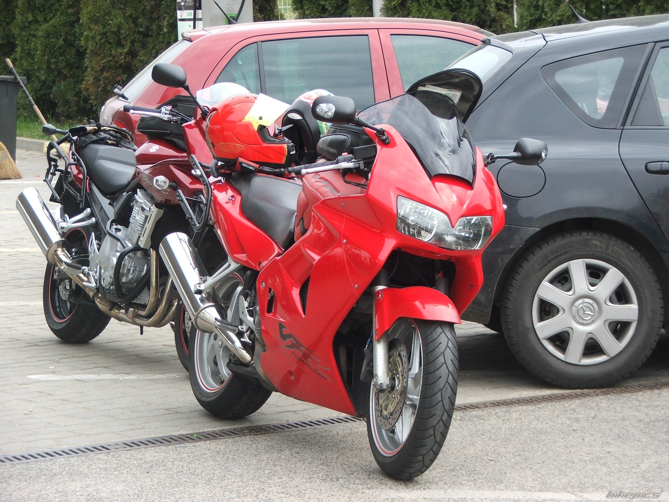 Photo 1498921