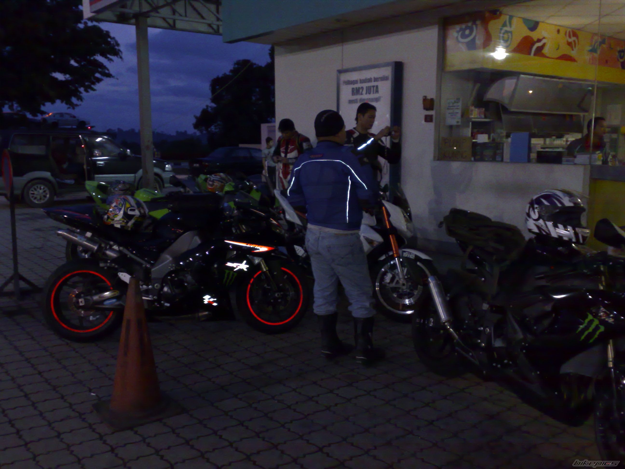 Photo 1499773