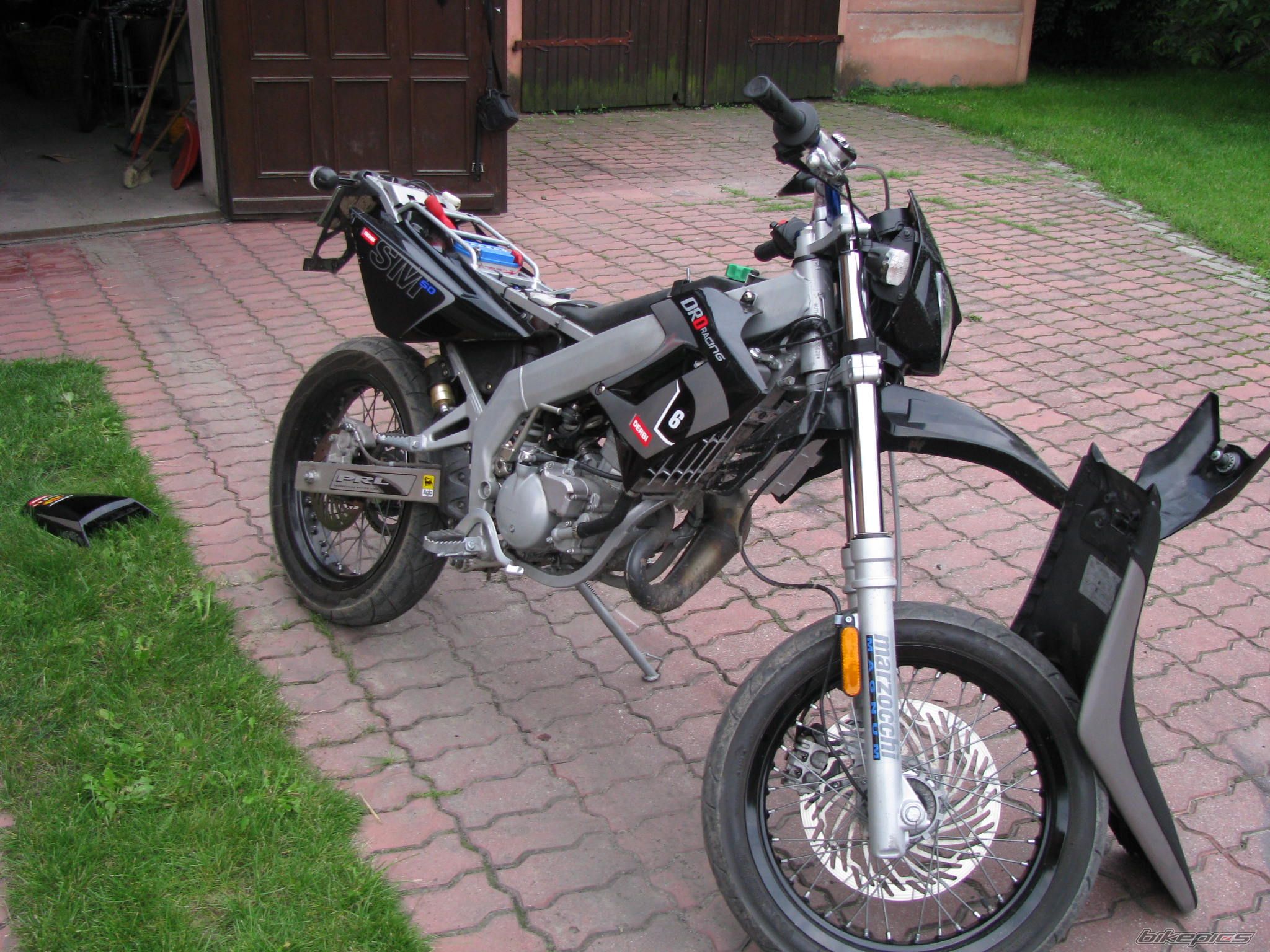 Photo 1499799