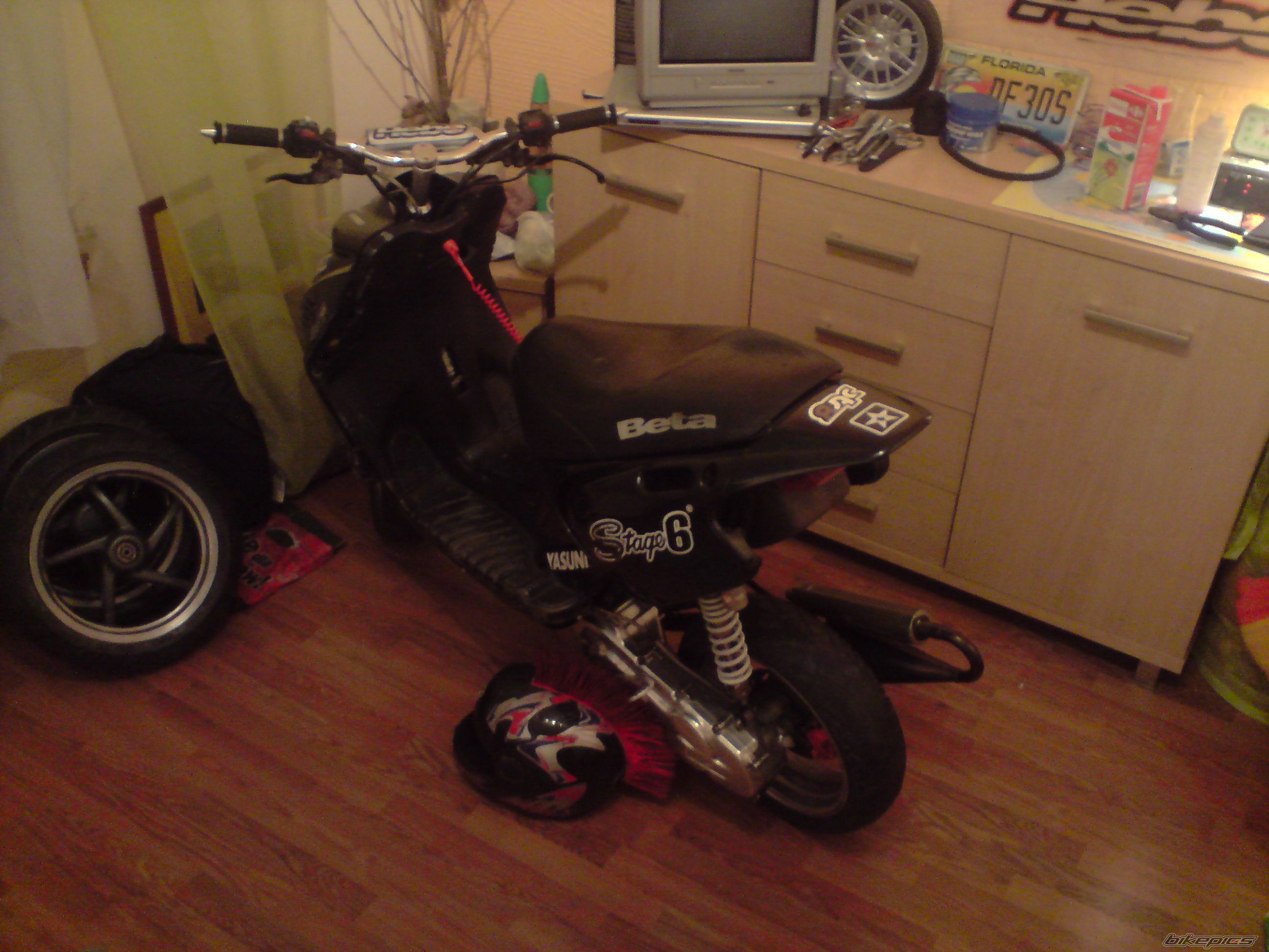 Photo 1502685