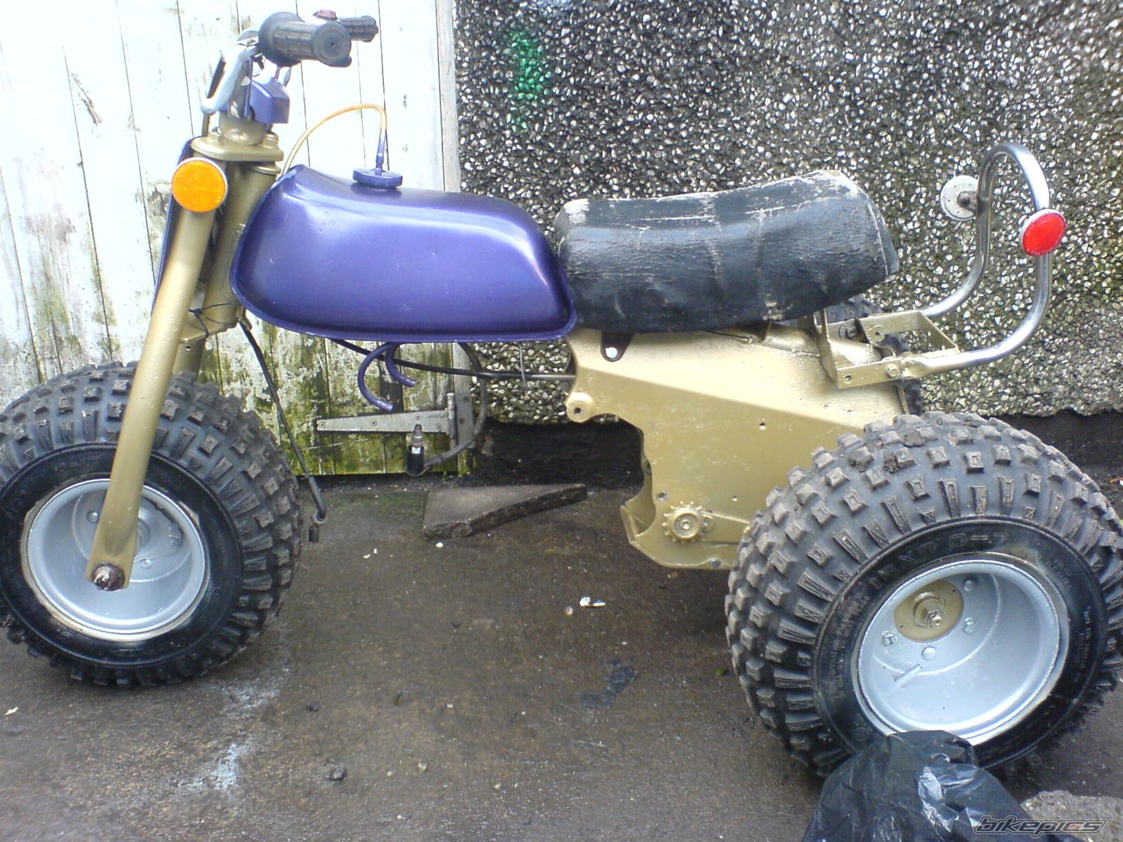 Photo 1502803