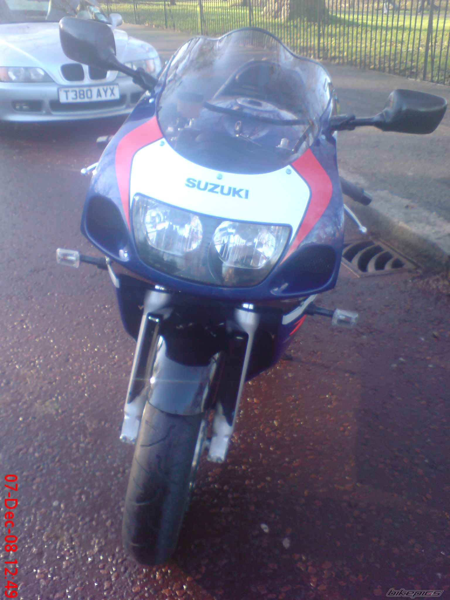 Photo 1503077