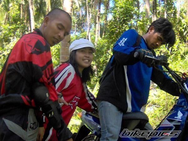 Photo 1503246