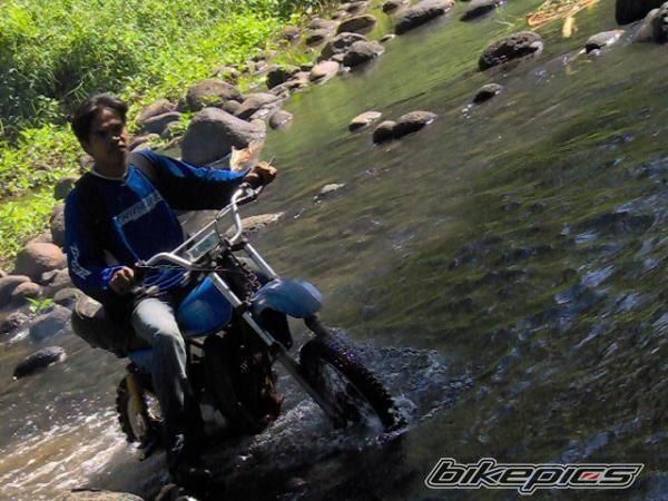 Photo 1503303