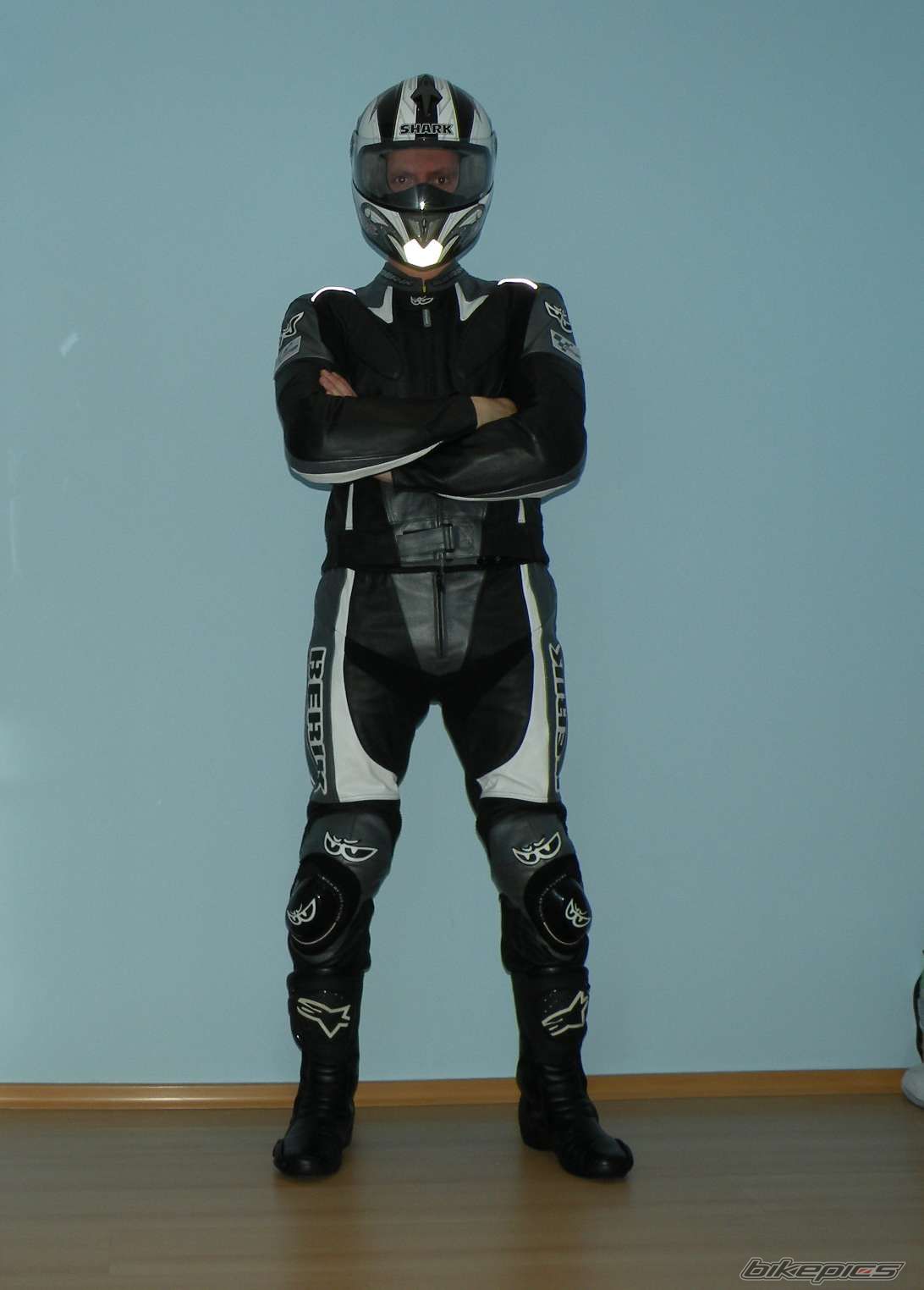 Photo 1503368