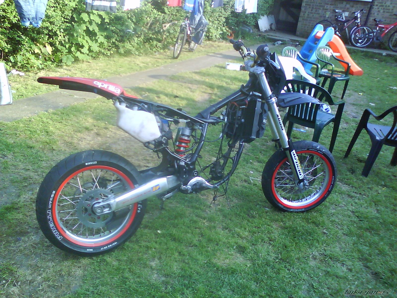 Photo 1503483