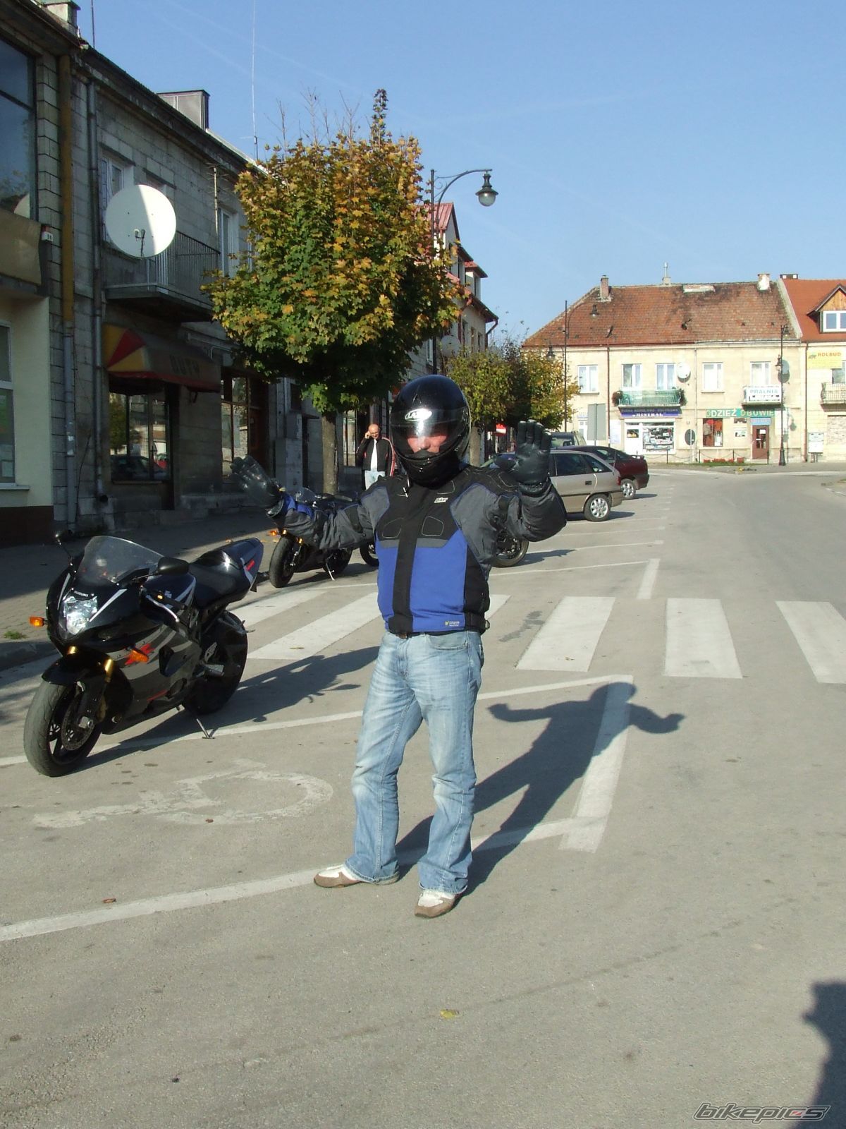 Photo 1503564