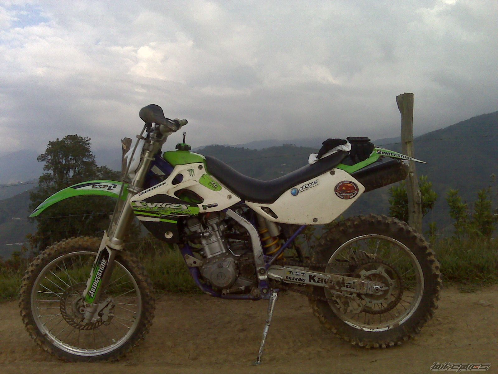 Photo 1503794