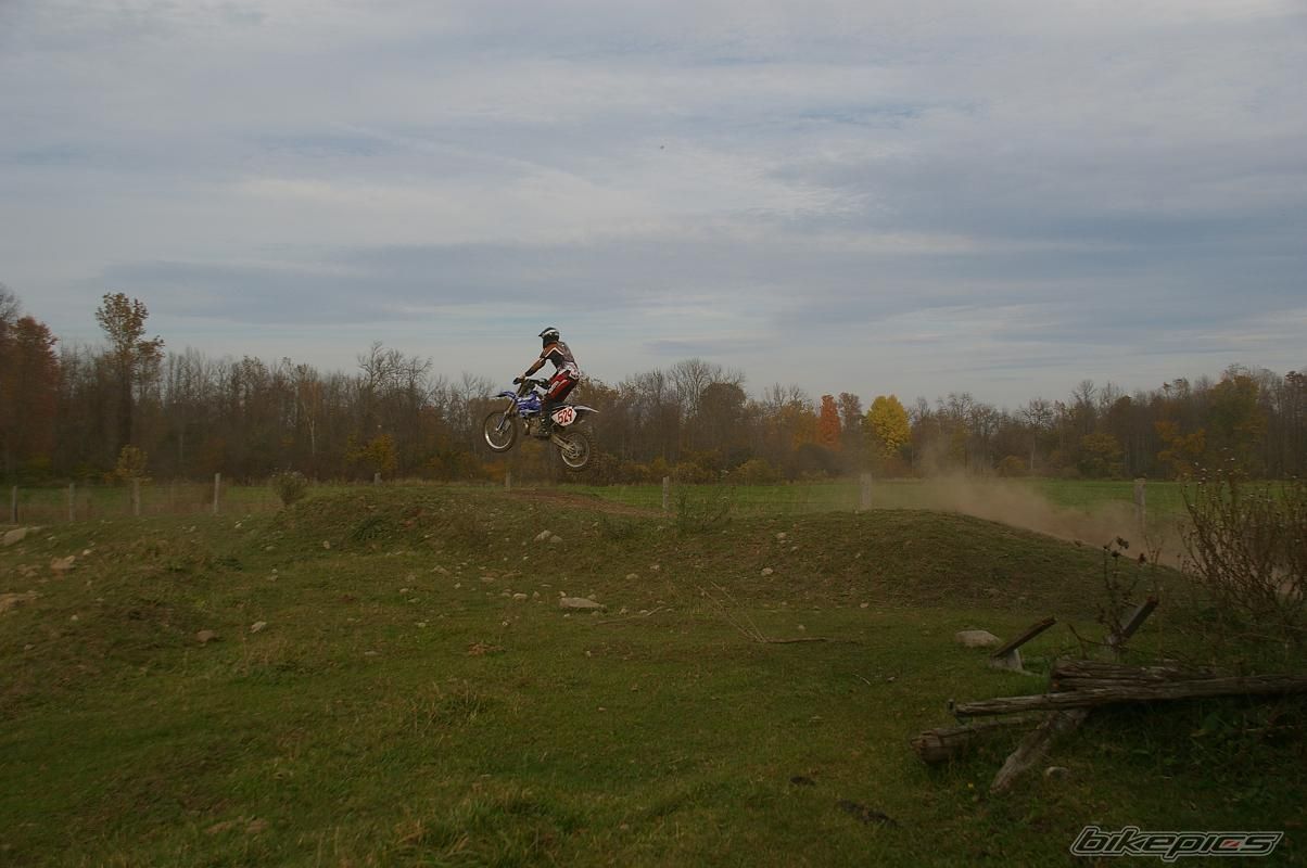 Photo 1503852