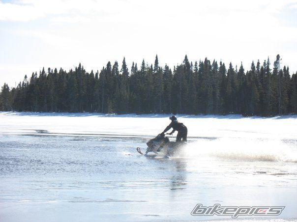Photo 1503928