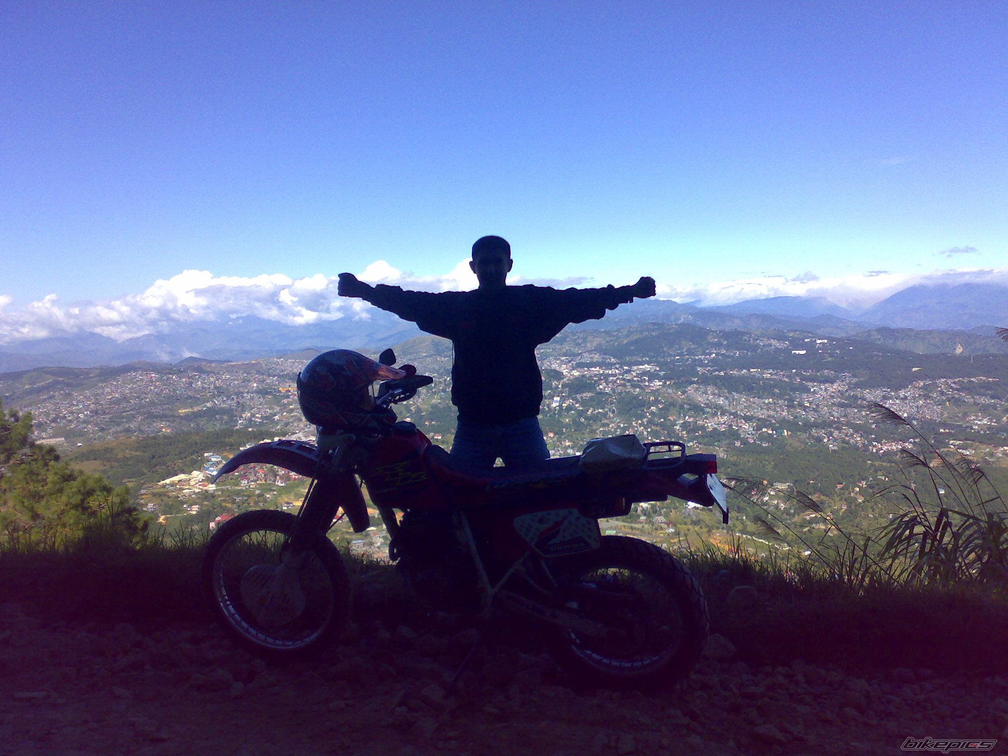 Photo 1504046