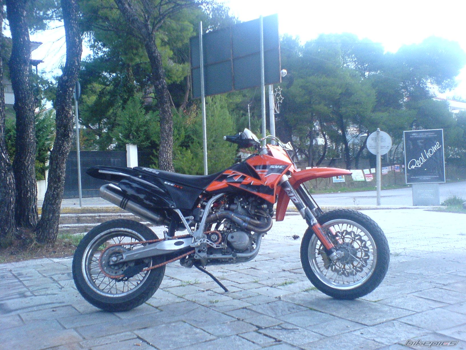 Photo 1504093