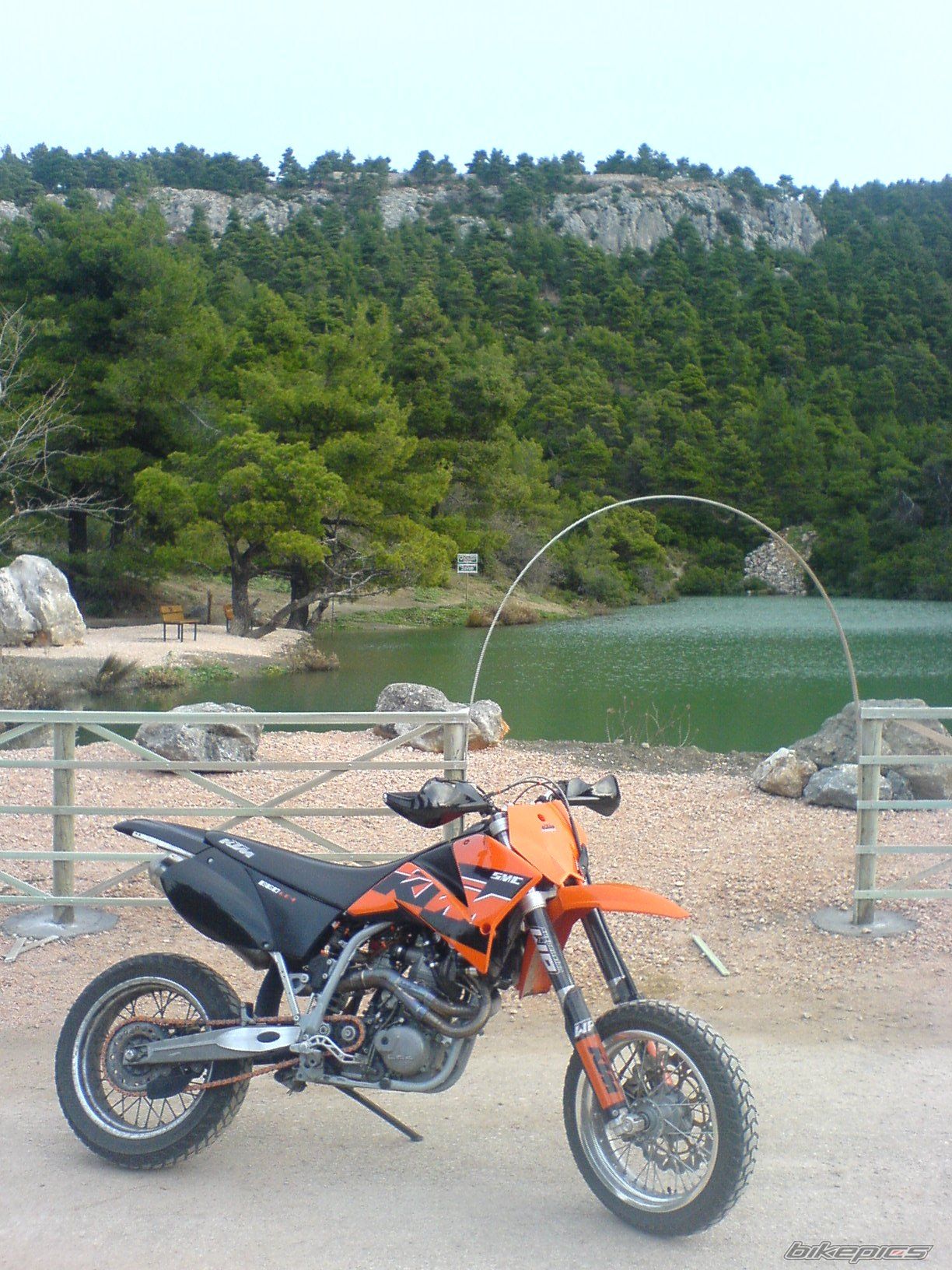 Photo 1504100
