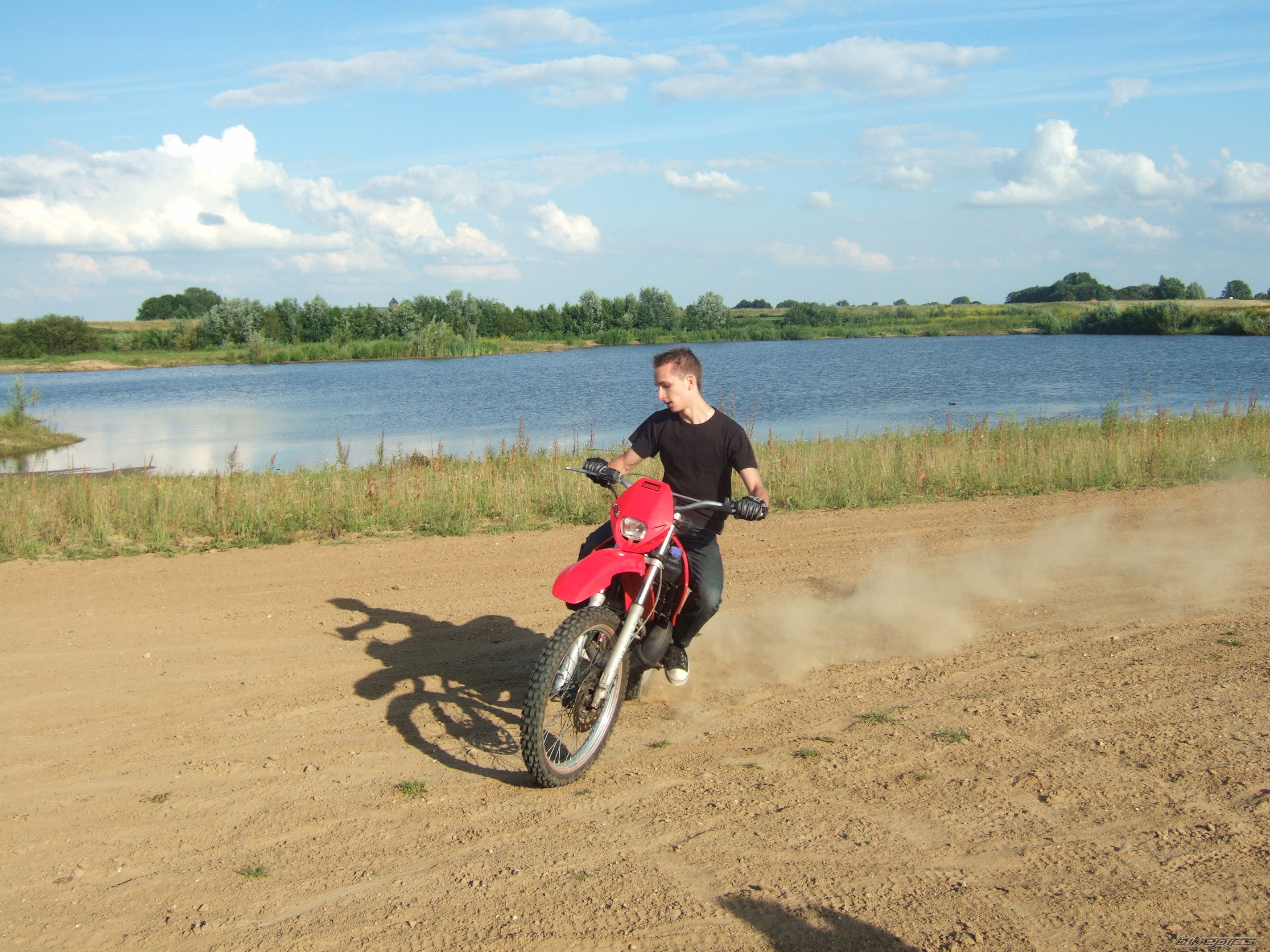Photo 1504230