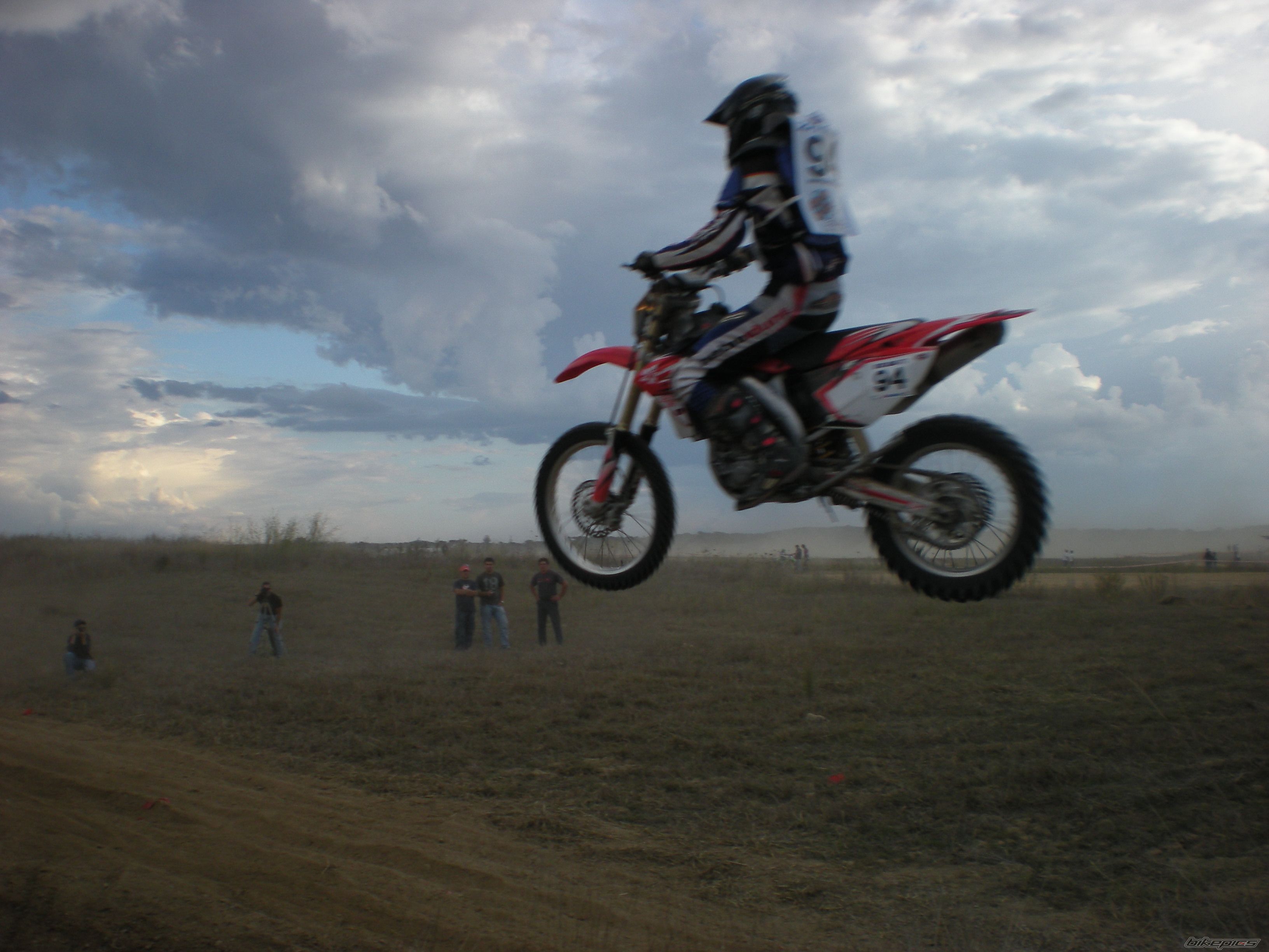 Photo 1504260