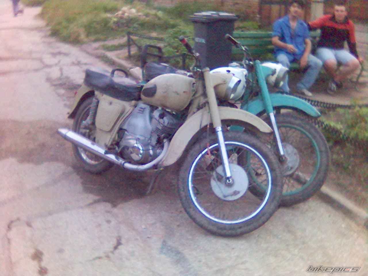 Photo 1504413