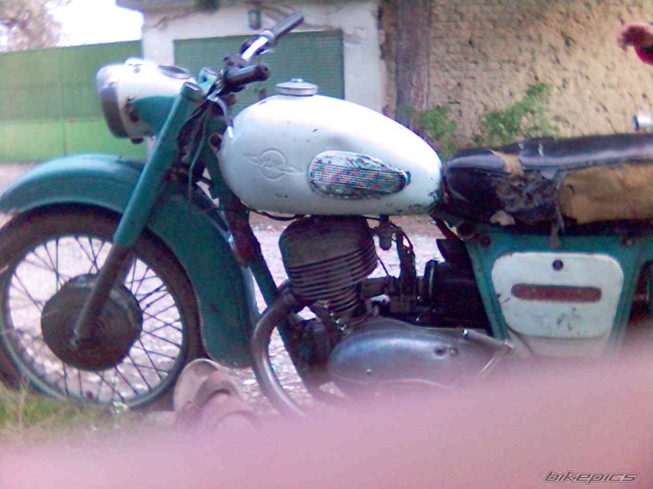 Photo 1504438