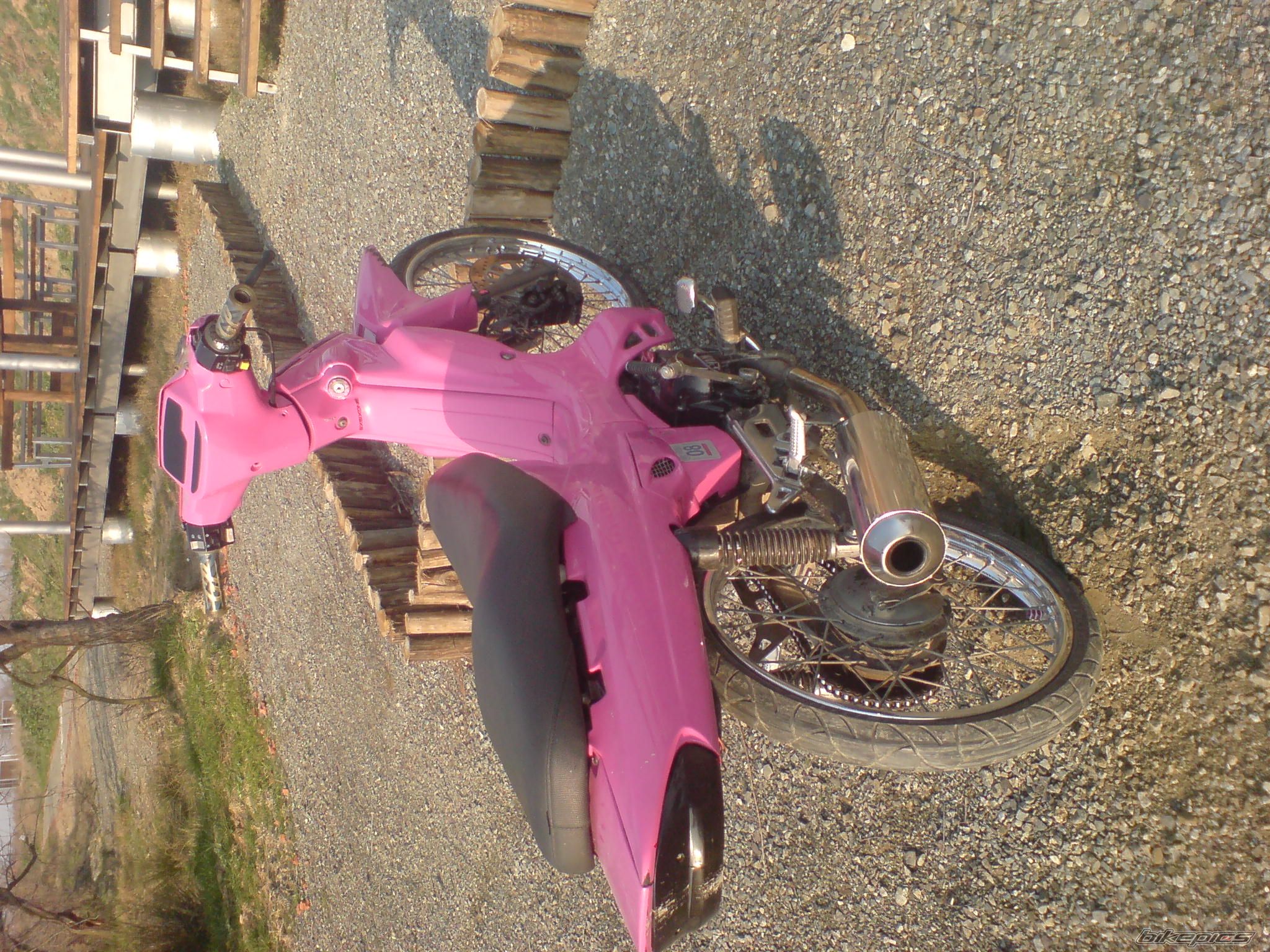 Photo 1504680