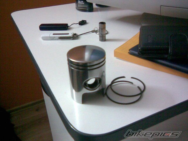 Photo 1505363
