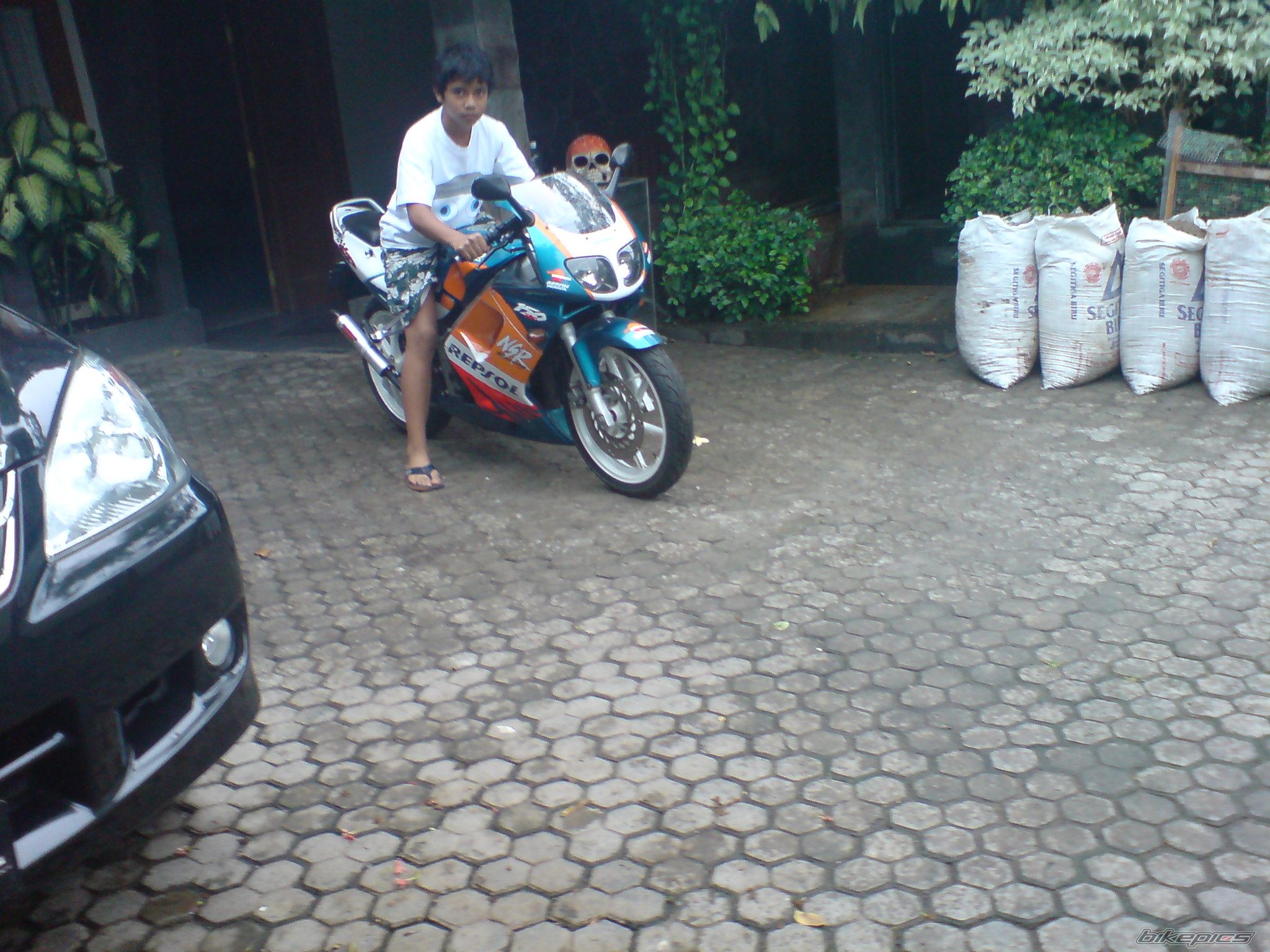 Photo 1507903
