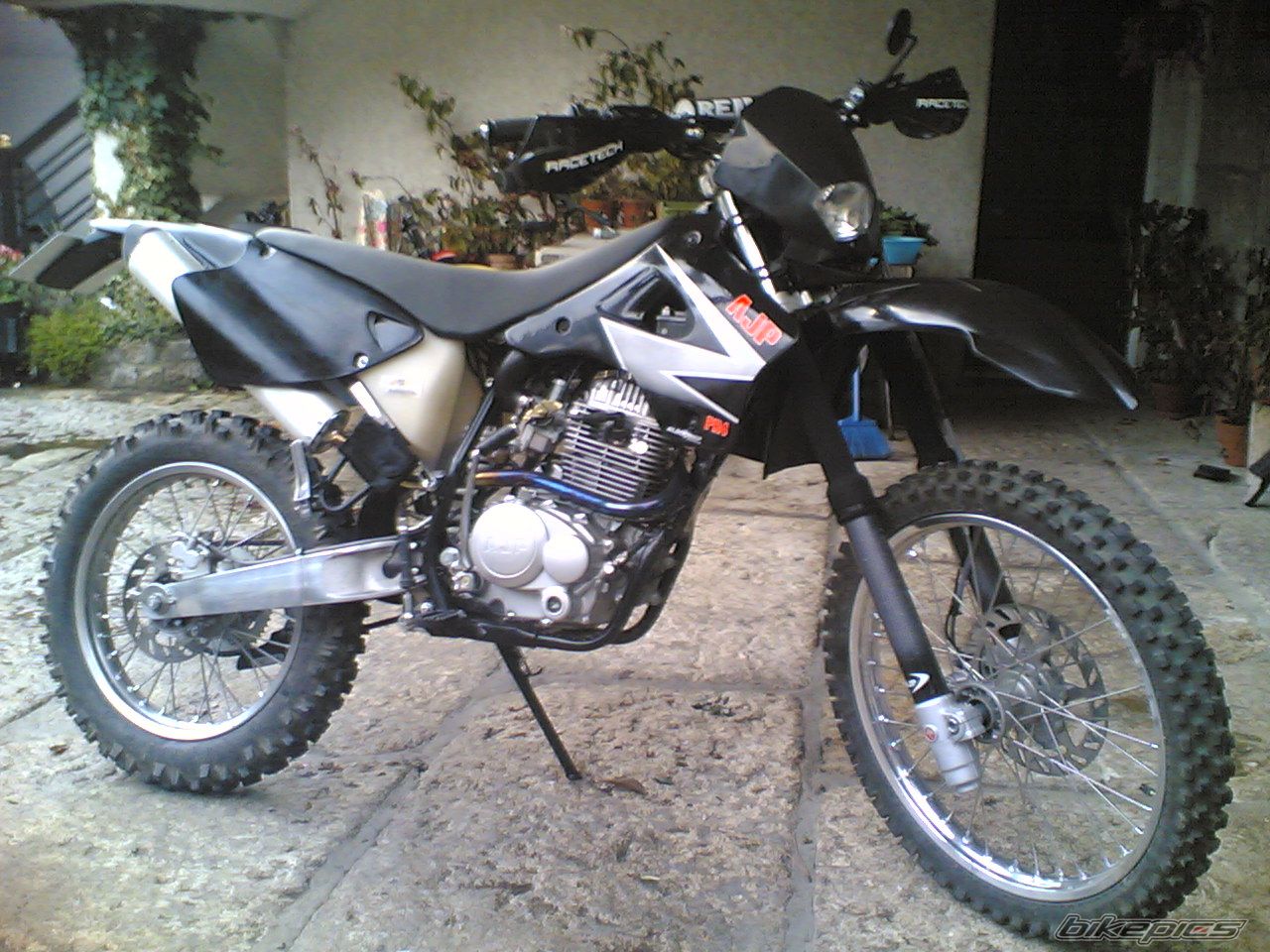 Photo 1509503