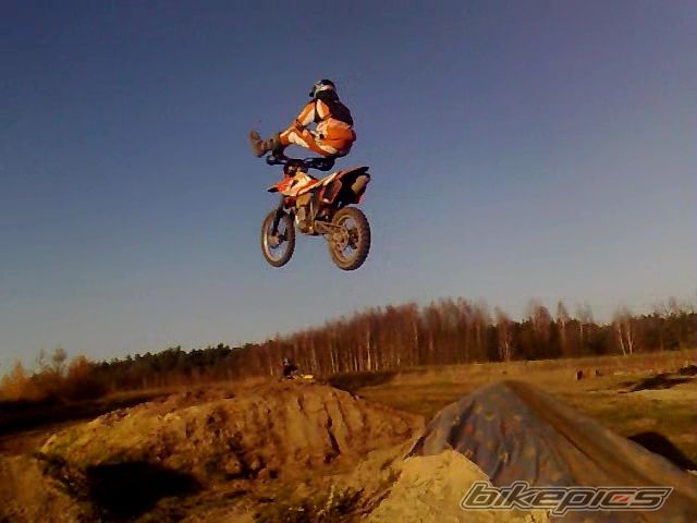 Photo 1511482