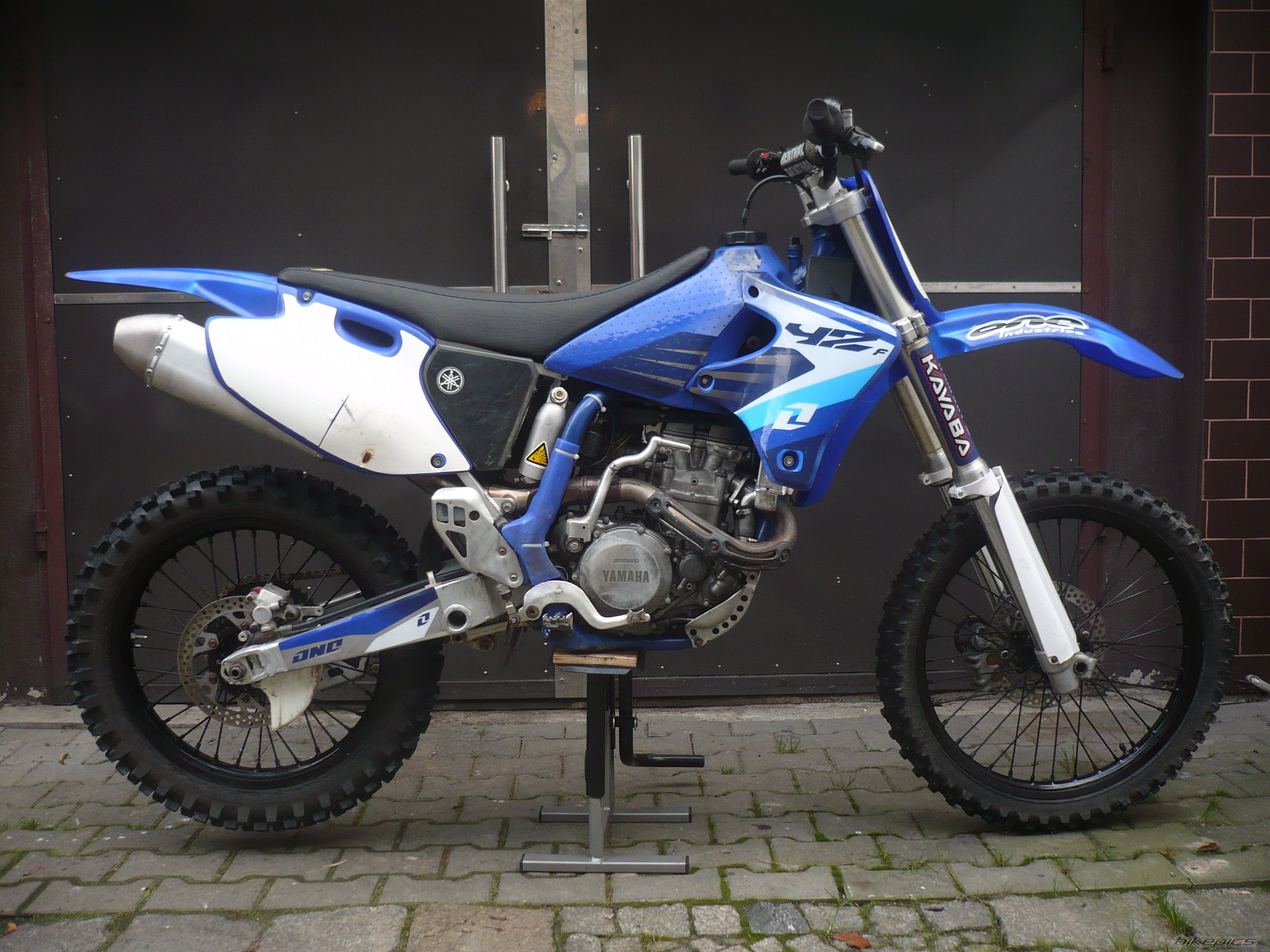 Photo 1512144