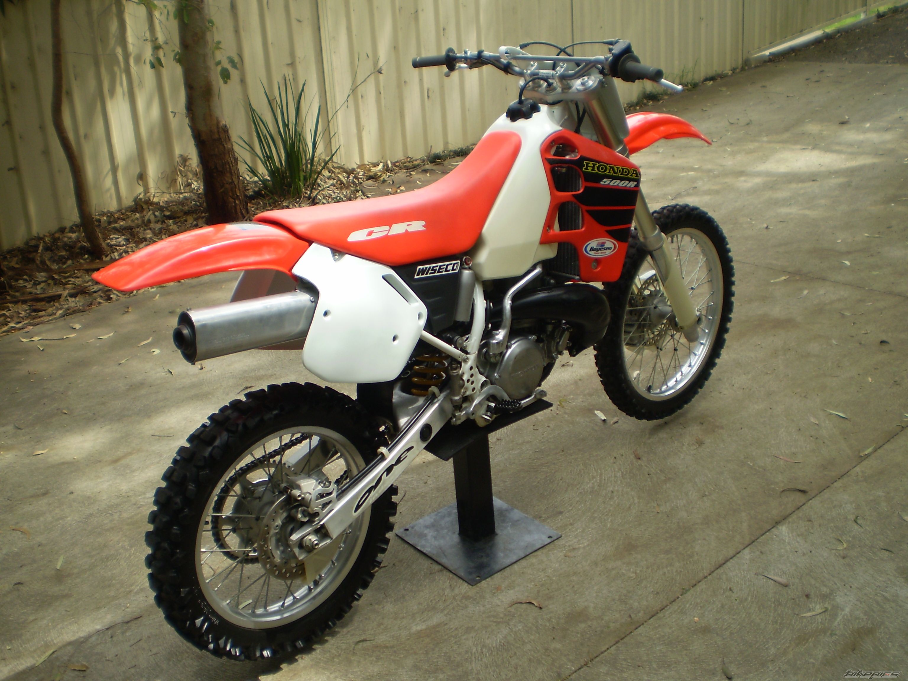 Photo 1512343