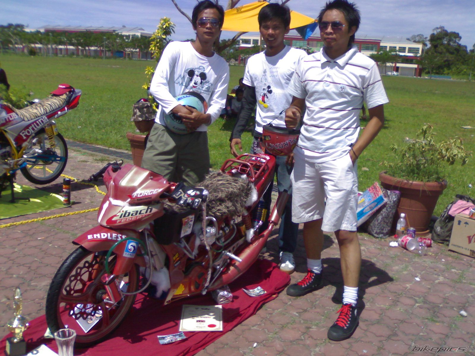 Photo 1512546
